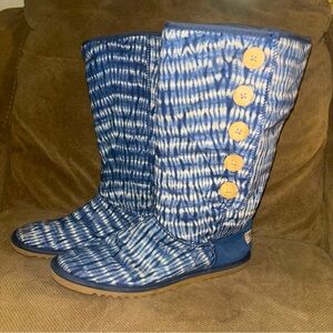 UGG Blue Side Button Pull-on Tall Lightweight Fashion Boots - Women's Size 8